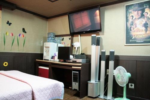 Movie Motel Jinju Zimmer foto